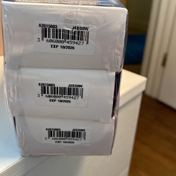 New never opened derma blend leg and body makeup - Picture 3 of 4